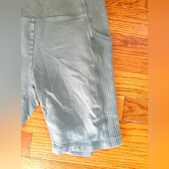 Aerie High Rise Olive Green Biker Shorts Women’s S - Picture 3 of 6